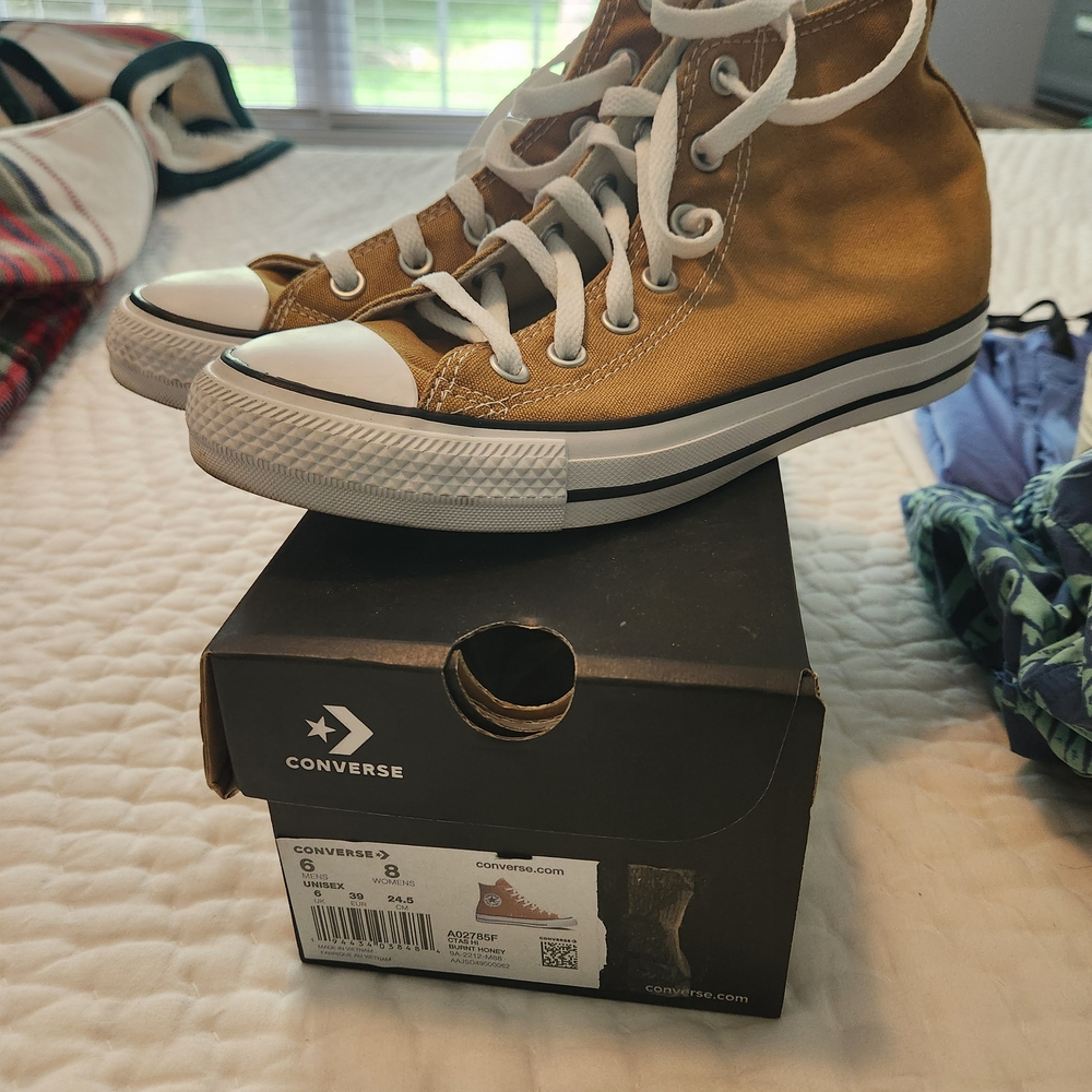 Converse High-Top In Burnt Honey Like New